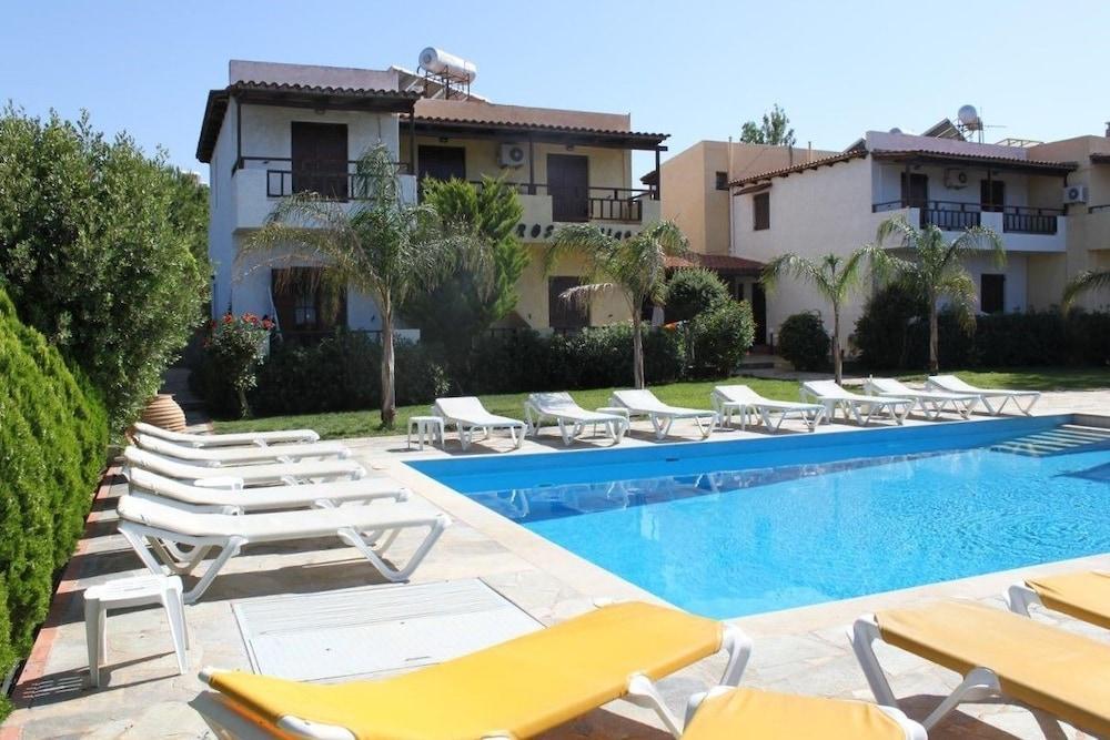 Petros Village Chersonissos Buitenkant foto